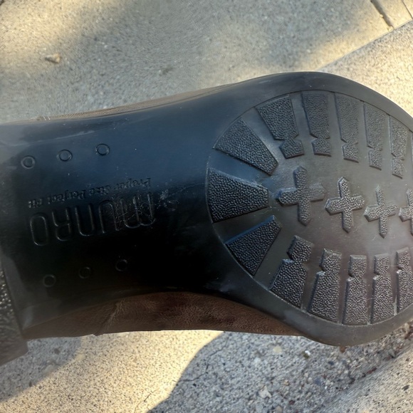 Munro 8.5 EUC “Laramie”  Gray & Blue Leather and Suede Ankle Boots - Picture 10 of 10